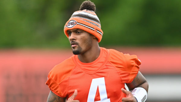 Browns QB Deshaun Watson on the practice field