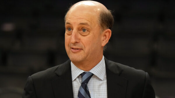 Jeff Van Gundy looks on