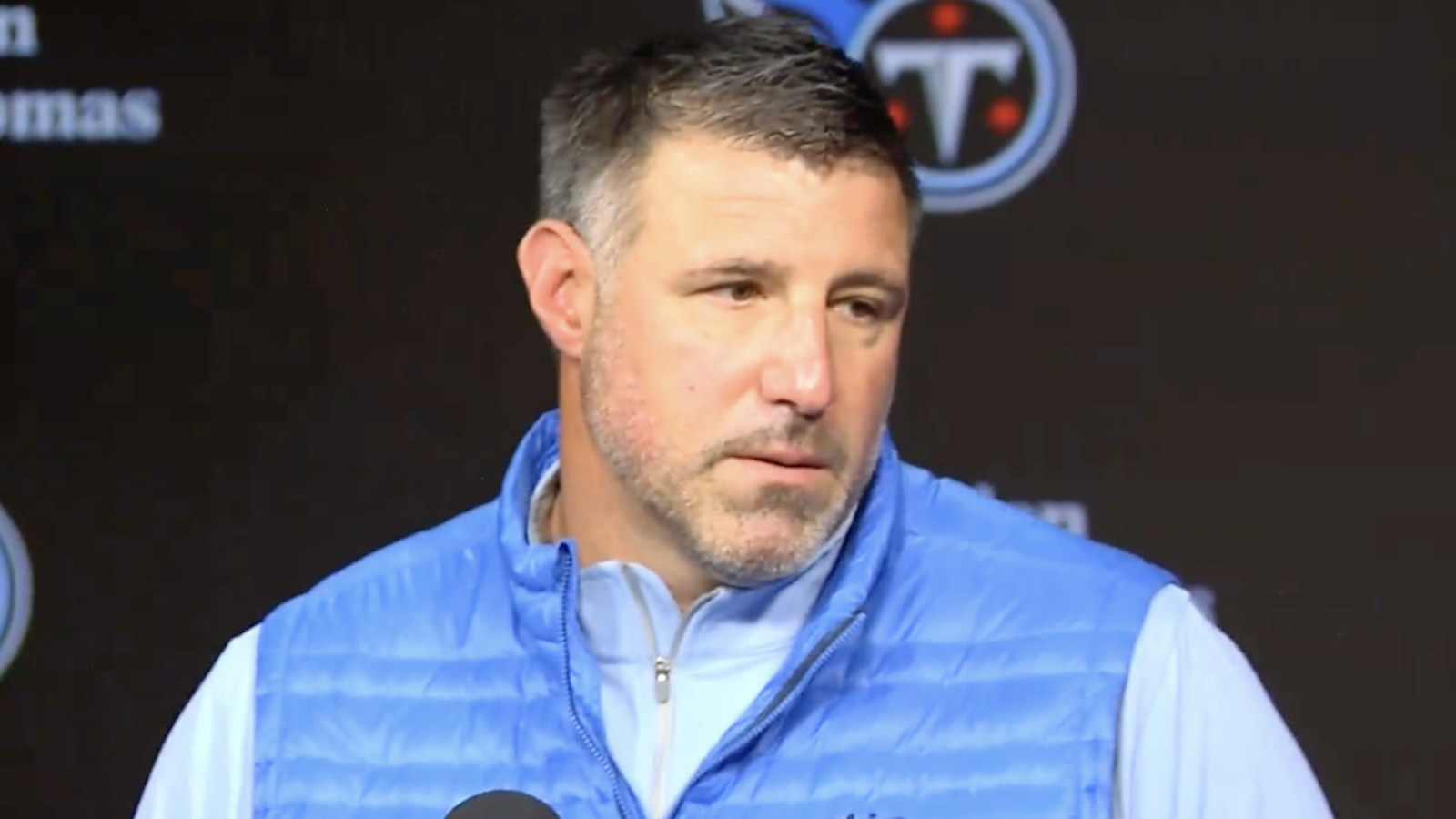 Mike Vrabel at a press conference