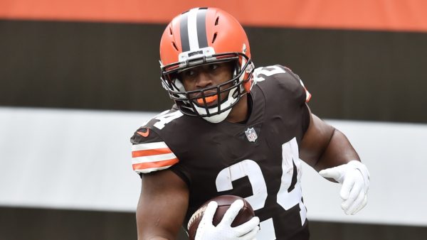 Nick Chubb carrying a football