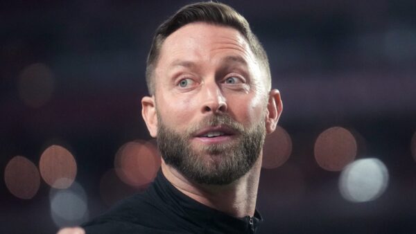 Kliff Kingsbury during a game