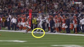 Texans' Stefon Diggs makes a catch along the Bears' sideline