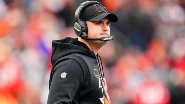 Bengals coach Zac Taylor on the sidelines