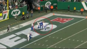 A Jets catch in the end zone